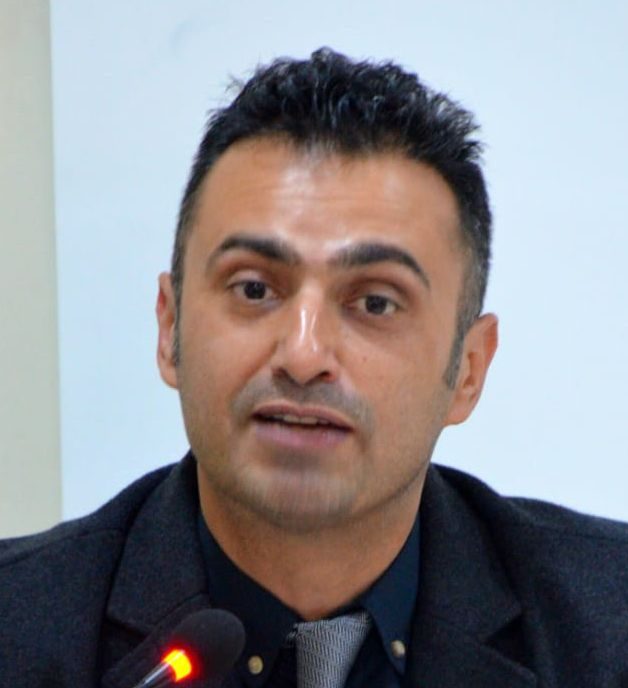 Doç.Dr. Muhammet Özdemir, Akademik Akıl sitesinin yazarı.